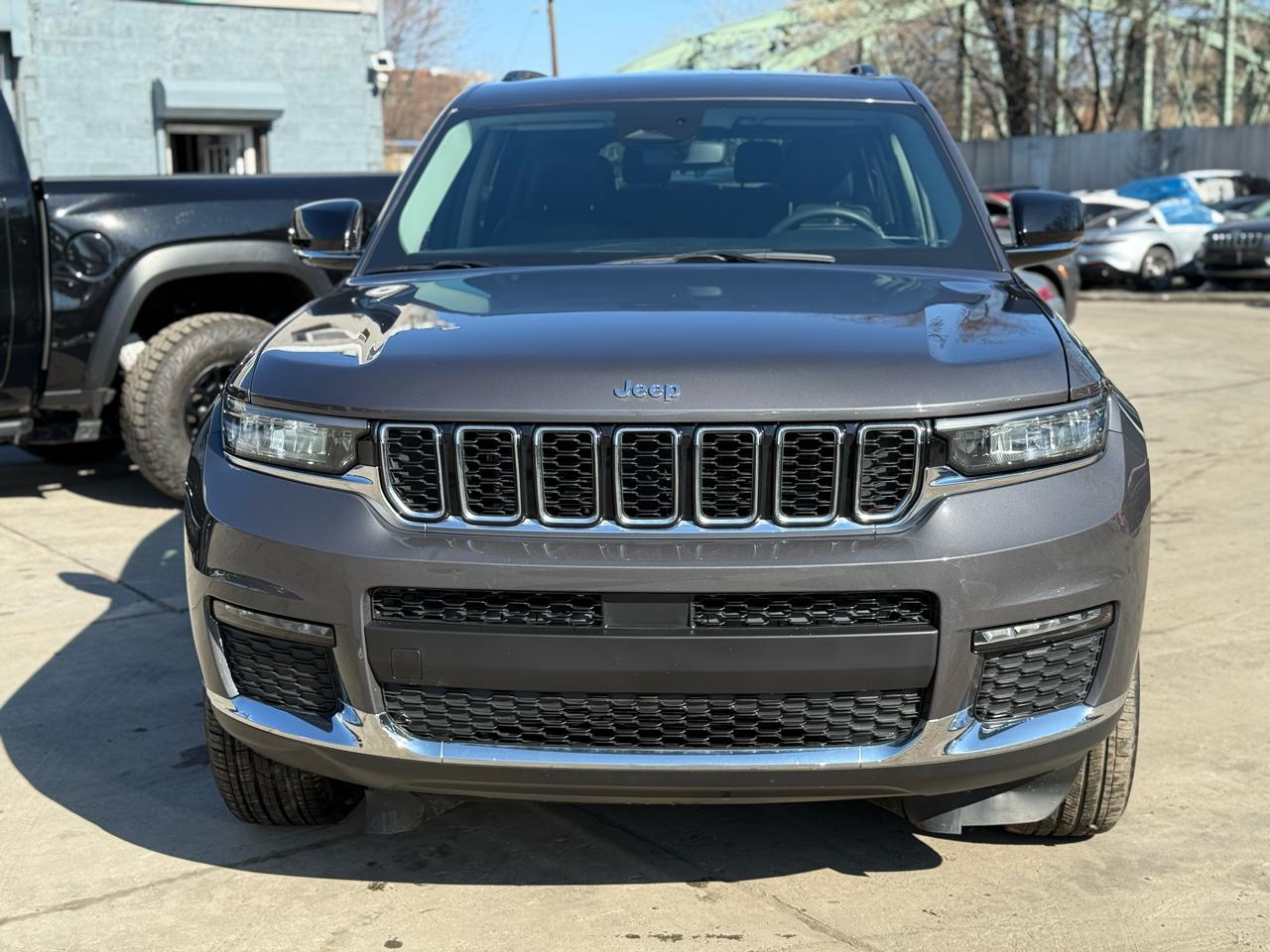 Jeep Grand Cherokee L Limited 4WD 2023