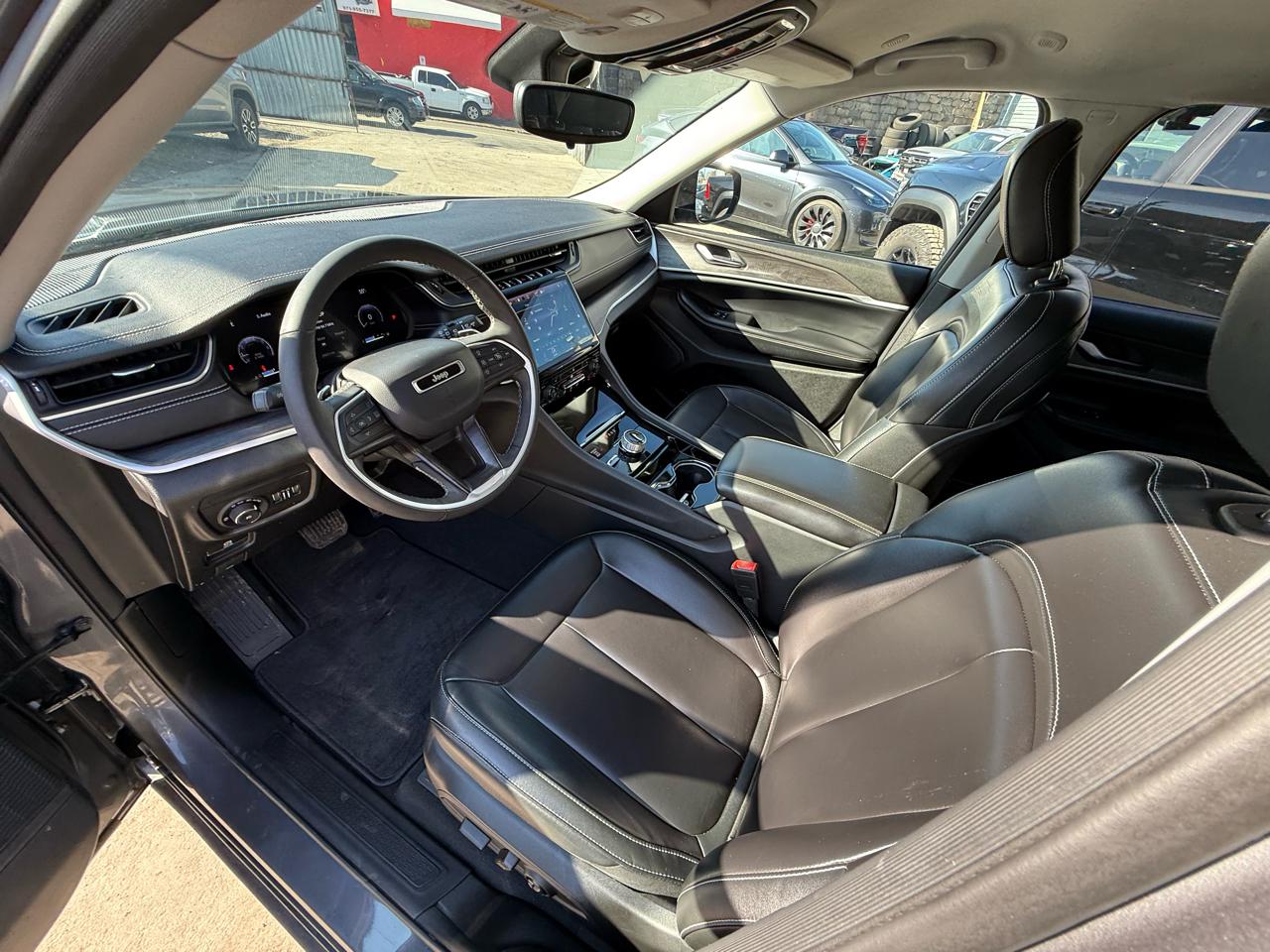 Jeep Grand Cherokee L Limited 4WD 2023