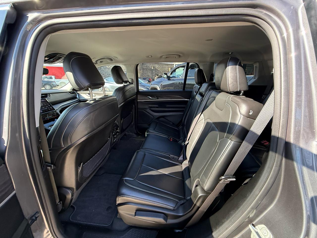 Jeep Grand Cherokee L Limited 4WD 2023