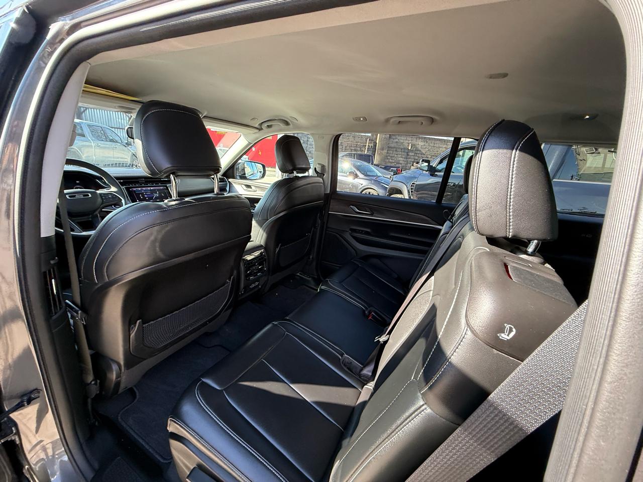 Jeep Grand Cherokee L Limited 4WD 2023