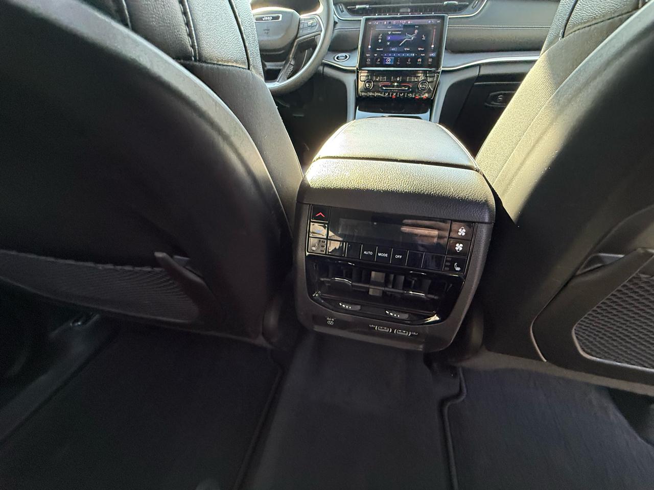 Jeep Grand Cherokee L Limited 4WD 2023