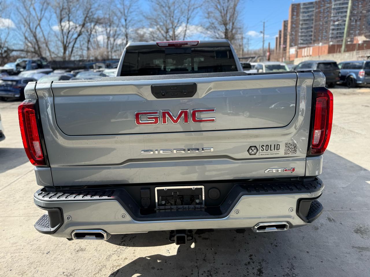 GMC Sierra 1500 AT4 Crew Cab 4WD 2025