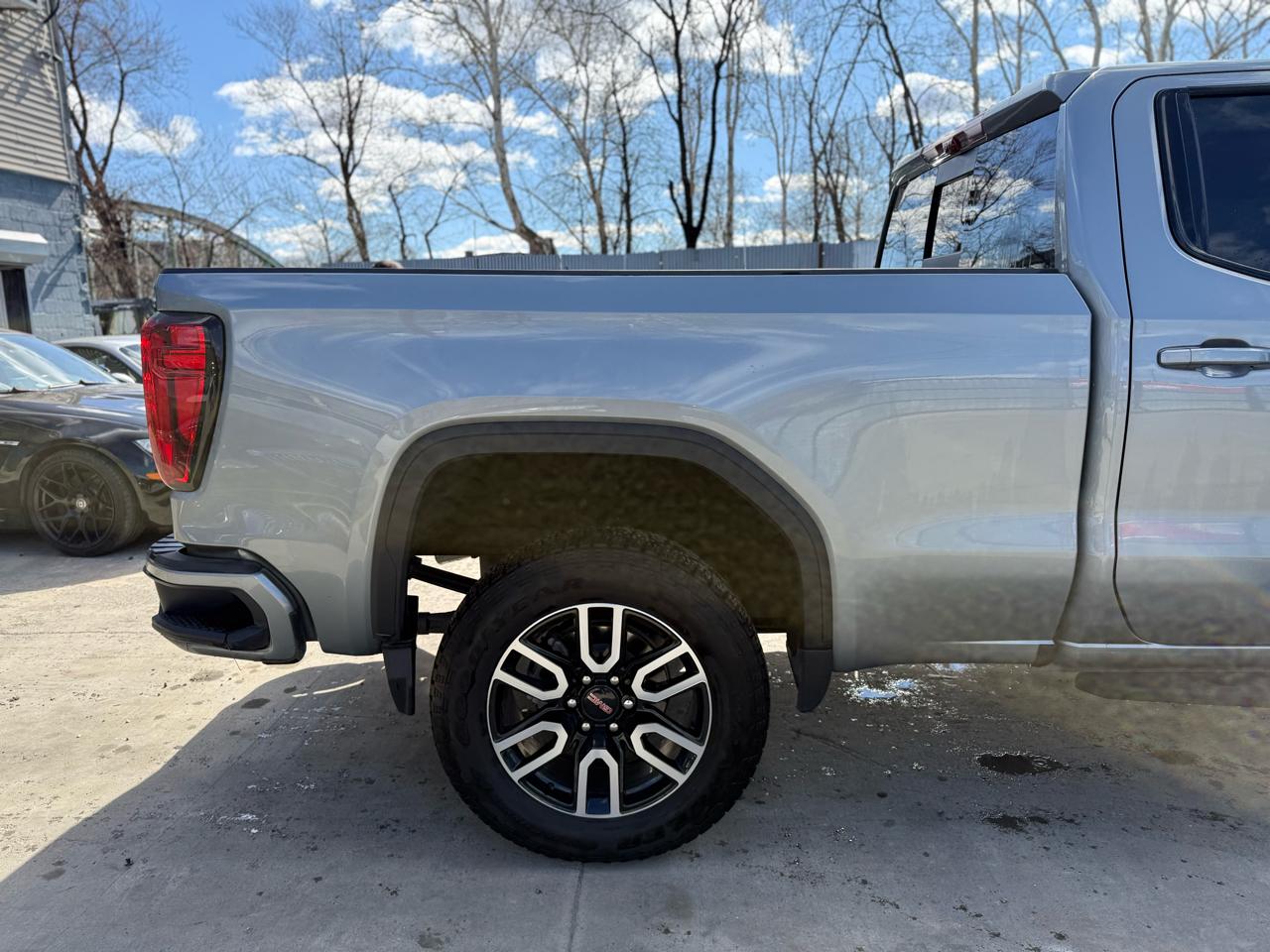 GMC Sierra 1500 AT4 Crew Cab 4WD 2025