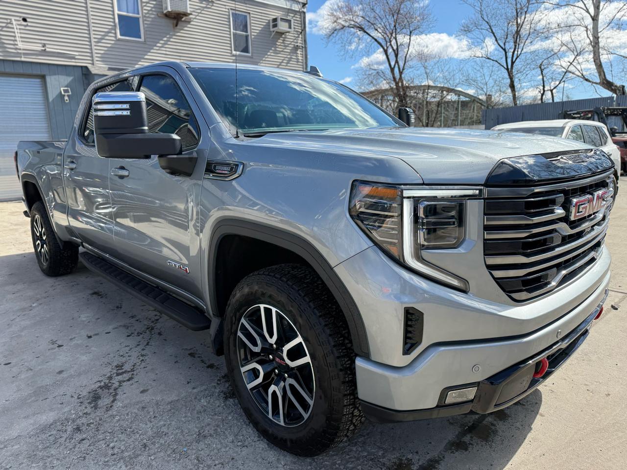 GMC Sierra 1500 AT4 Crew Cab 4WD 2025