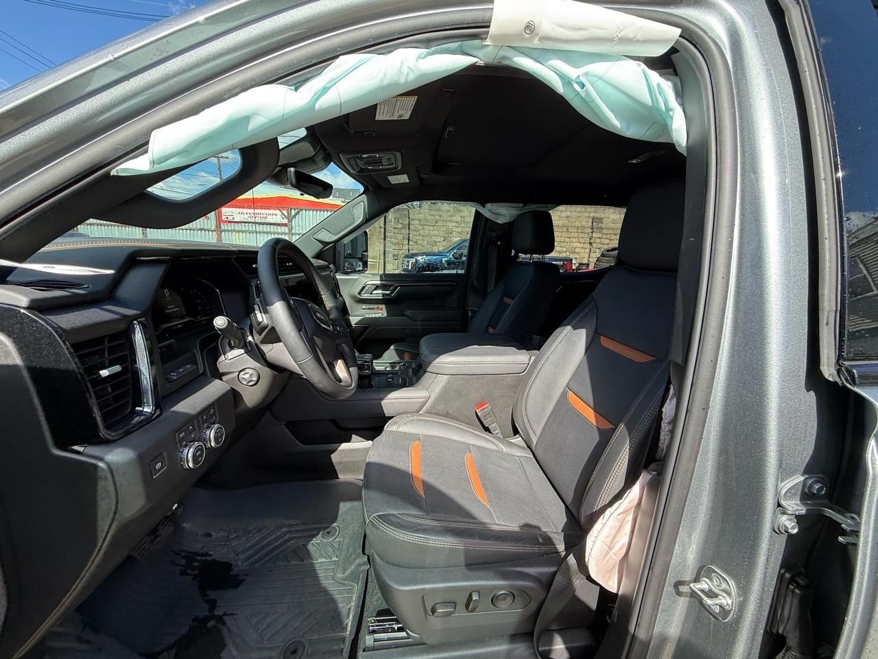 GMC Sierra 1500 AT4 Crew Cab 4WD 2025