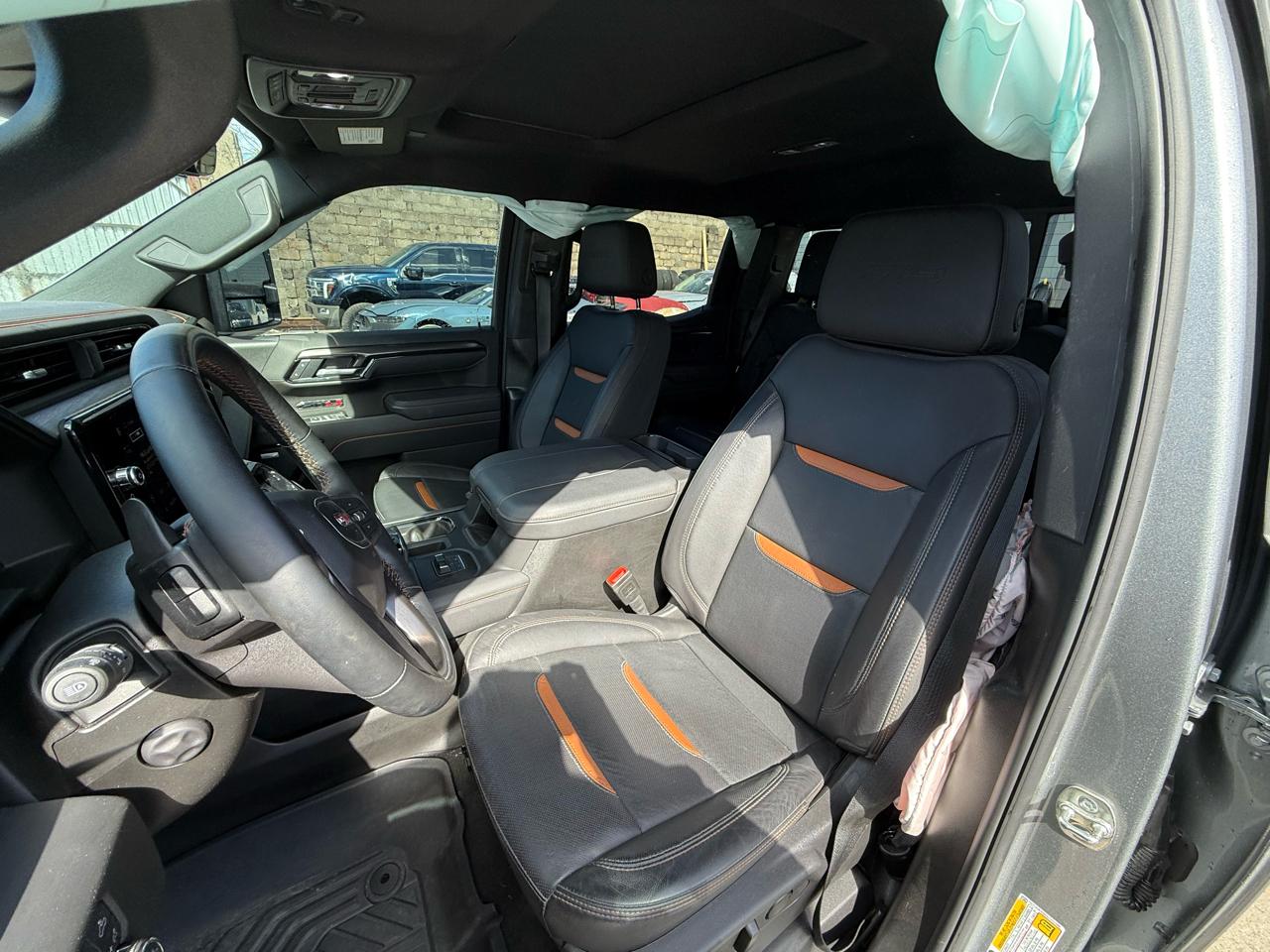 GMC Sierra 1500 AT4 Crew Cab 4WD 2025