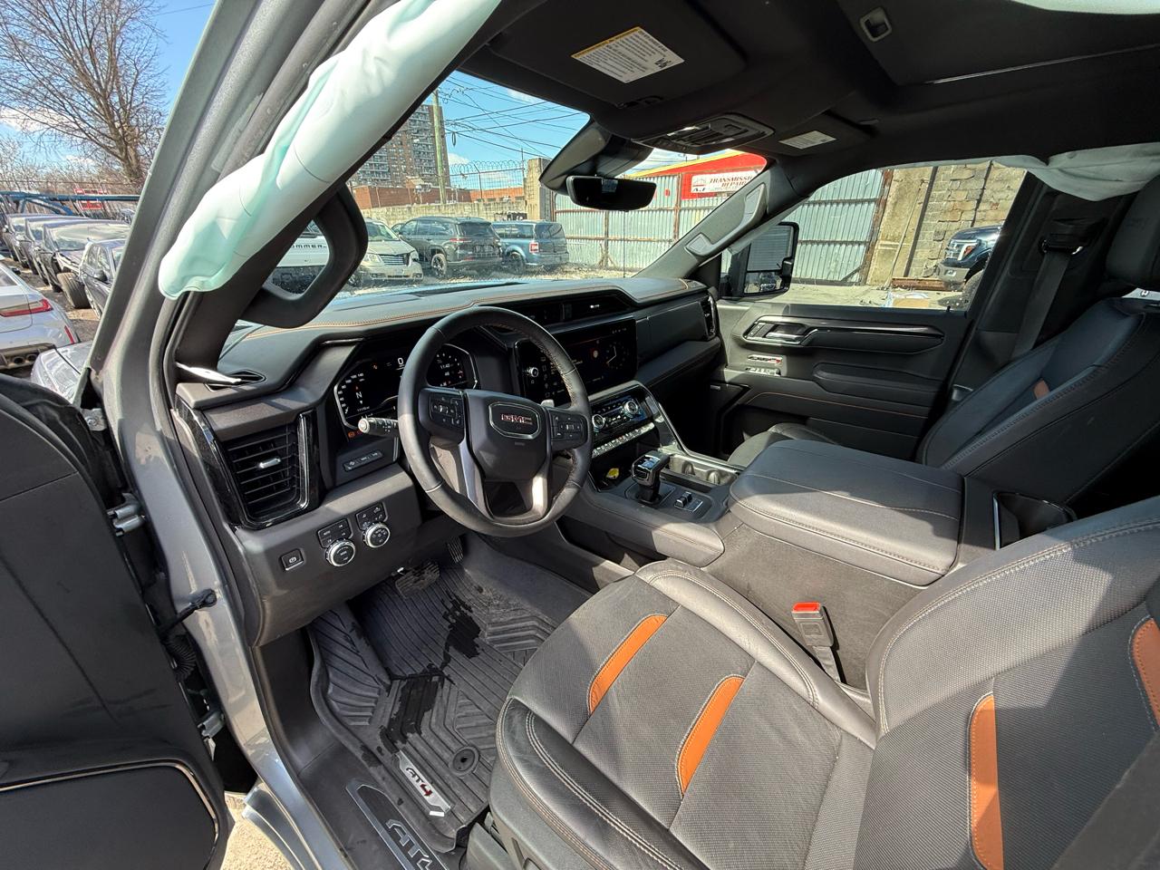 GMC Sierra 1500 AT4 Crew Cab 4WD 2025