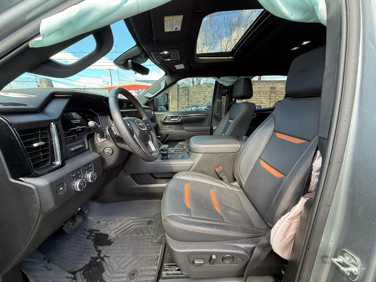 GMC Sierra 1500 AT4 Crew Cab 4WD 2025