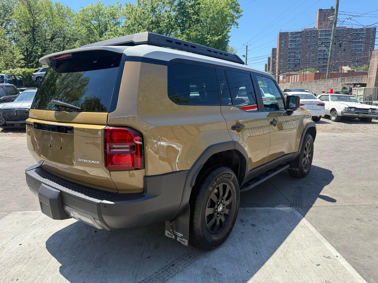 Toyota Land Cruiser Base 2024