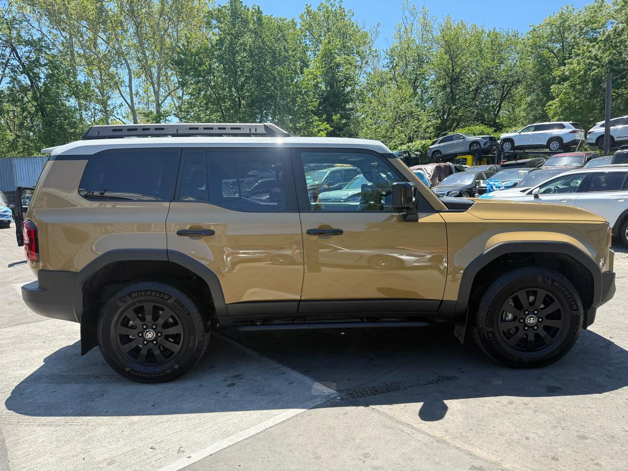 Toyota Land Cruiser Base 2024