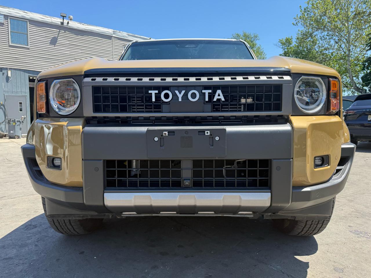 Toyota Land Cruiser Base 2024