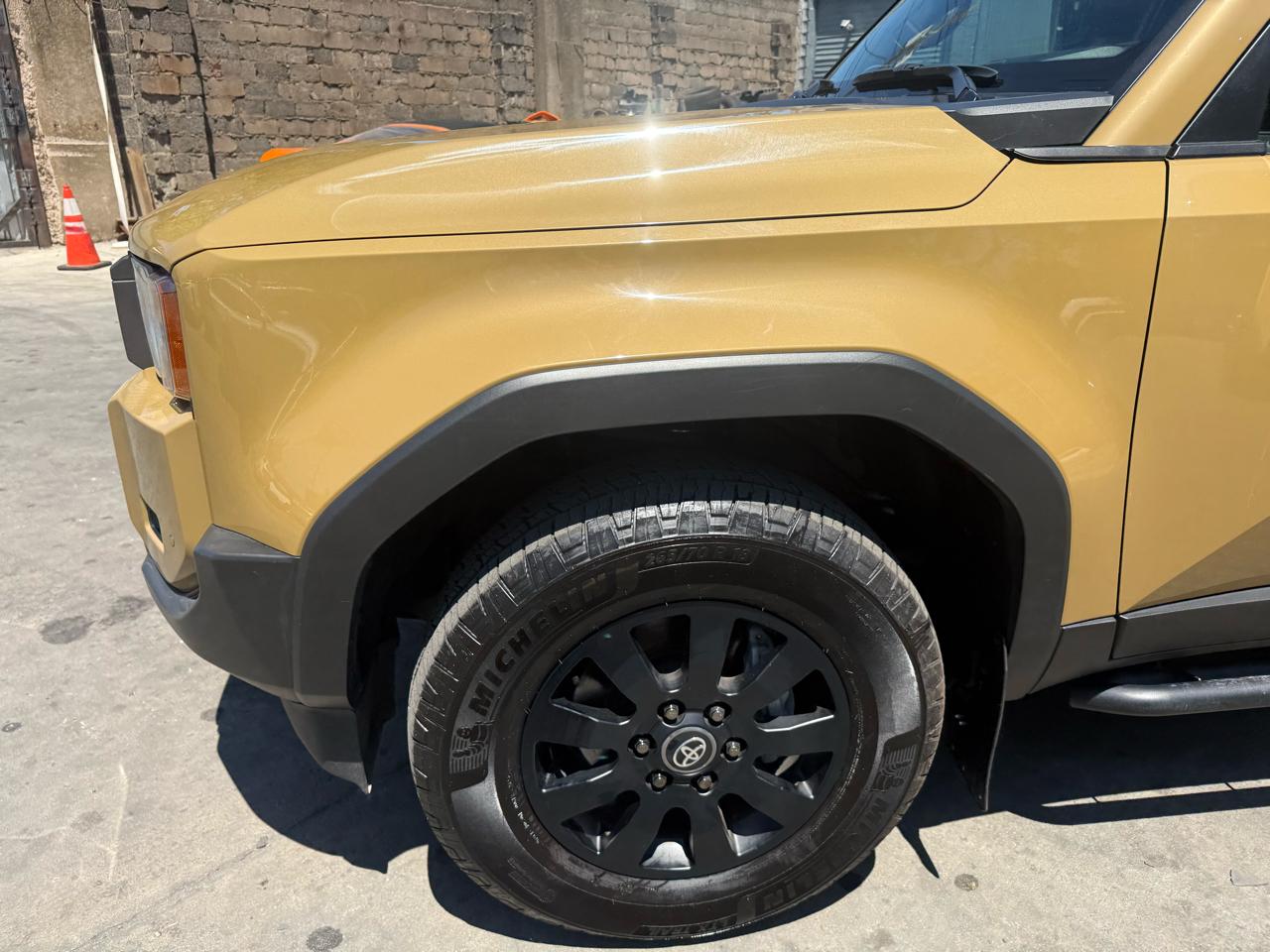 Toyota Land Cruiser Base 2024