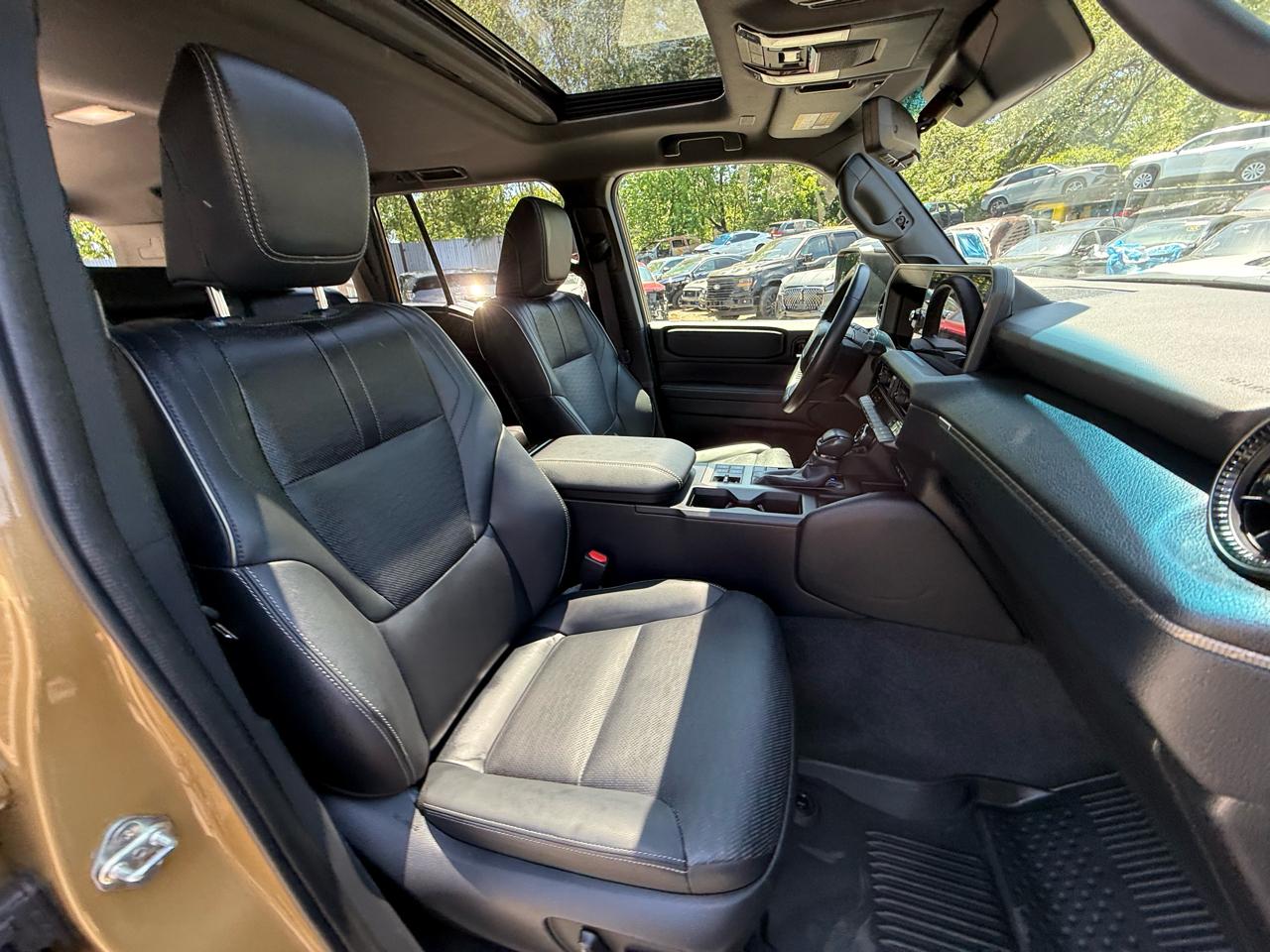 Toyota Land Cruiser Base 2024