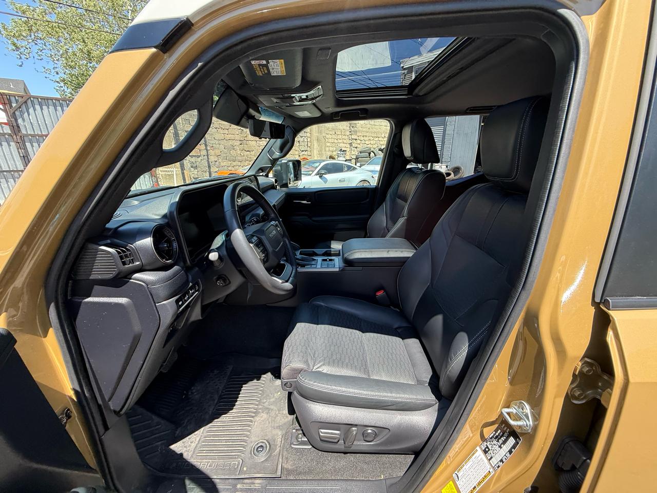 Toyota Land Cruiser Base 2024