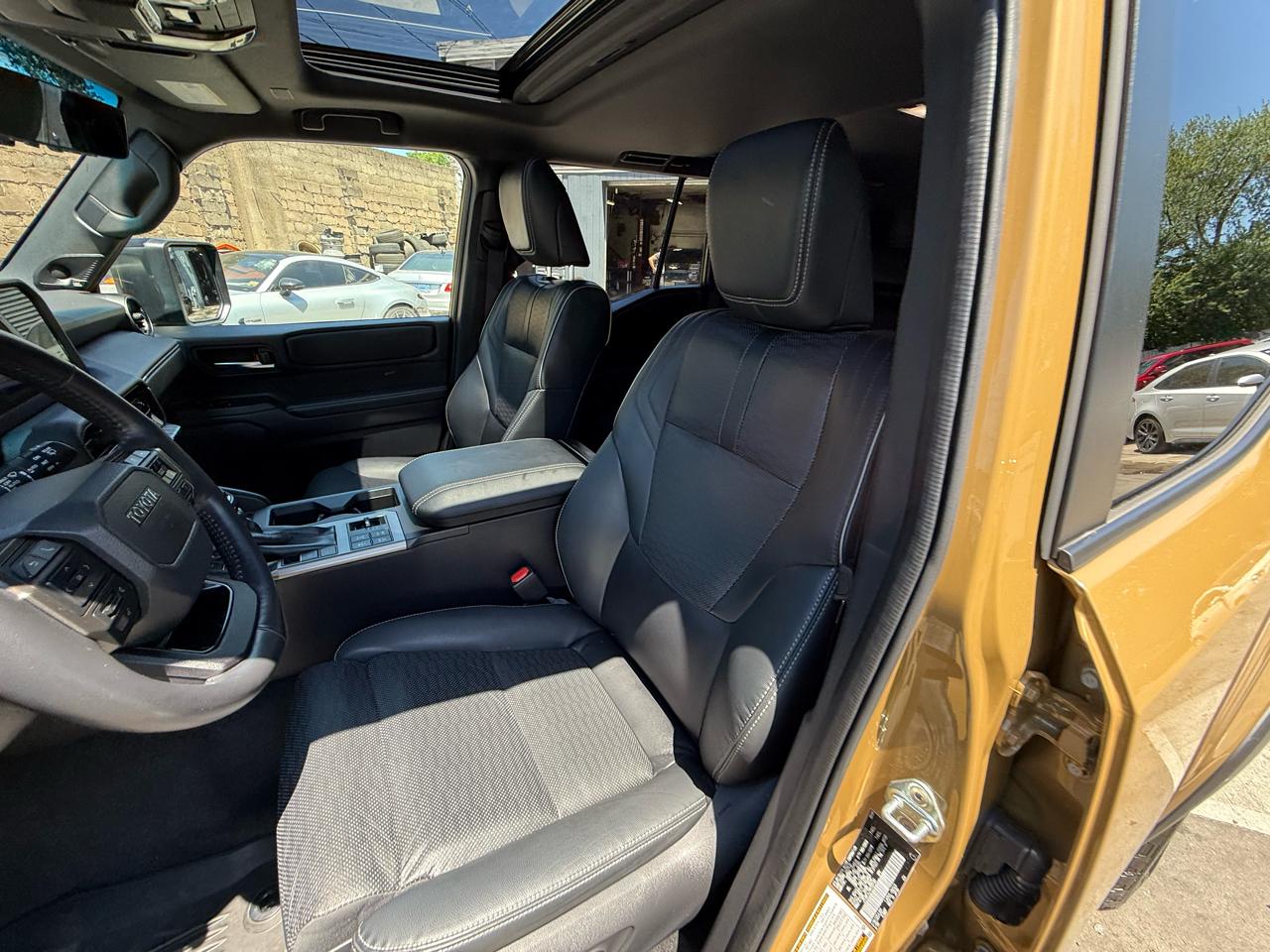 Toyota Land Cruiser Base 2024