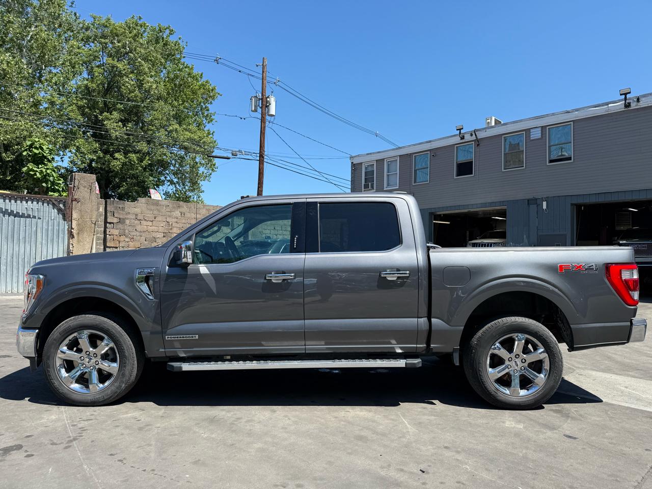 Ford F-150 4WD SuperCrew 145" Lariat 2023