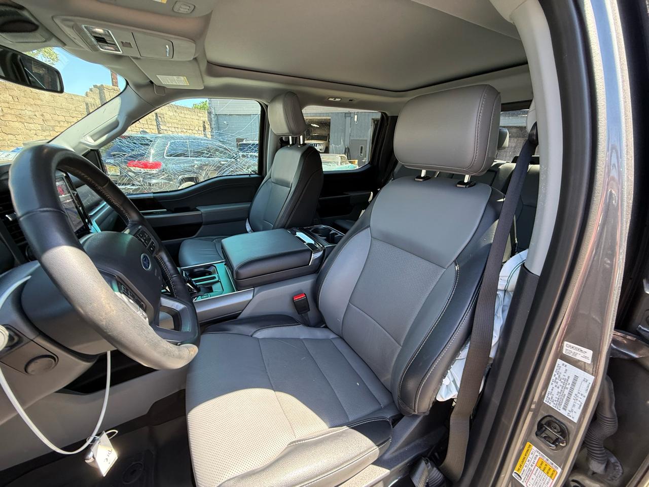 Ford F-150 4WD SuperCrew 145" Lariat 2023