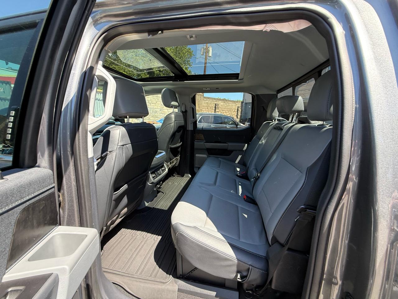 Ford F-150 4WD SuperCrew 145" Lariat 2023
