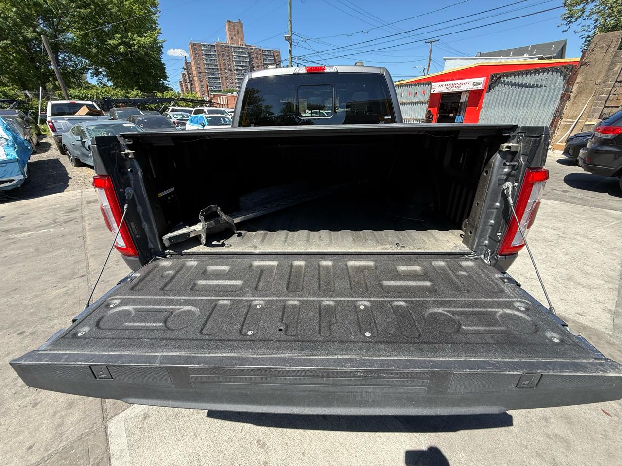 Ford F-150 4WD SuperCrew 145" Lariat 2023