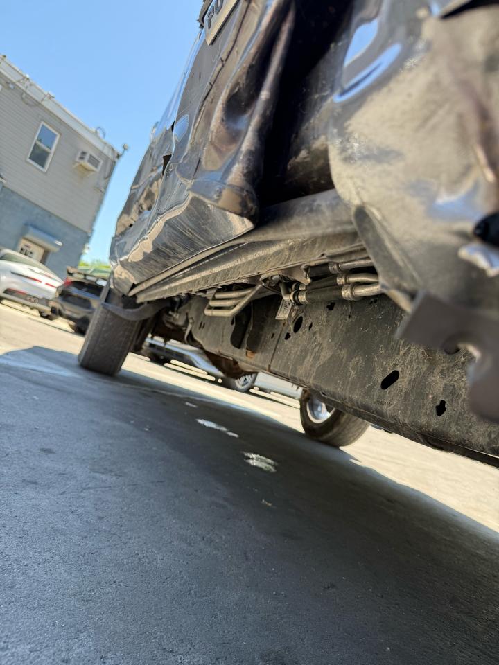 Ford F-150 4WD SuperCrew 145" Lariat 2023