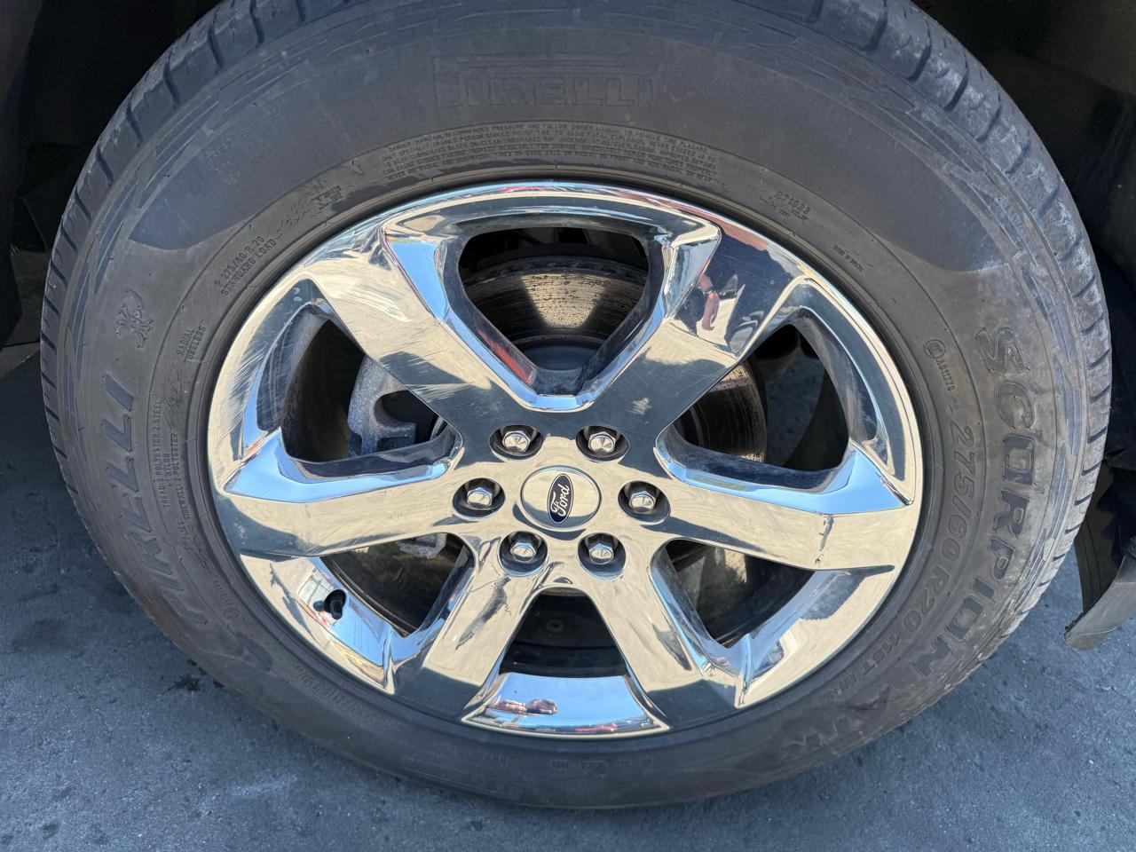 Ford F-150 4WD SuperCrew 145" Lariat 2023