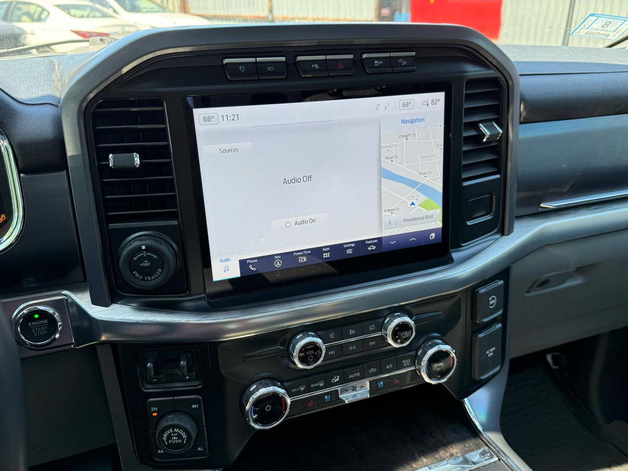 Ford F-150 4WD SuperCrew 145" Lariat 2023