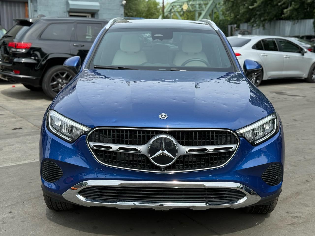 Mercedes-Benz GLC-Class GLC300 4MATIC 2025