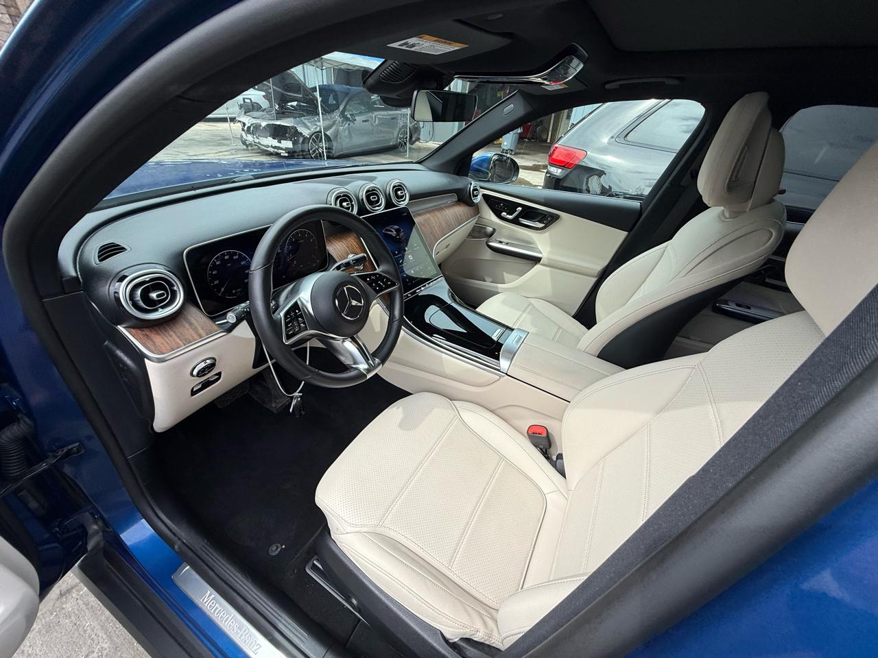 Mercedes-Benz GLC-Class GLC300 4MATIC 2025