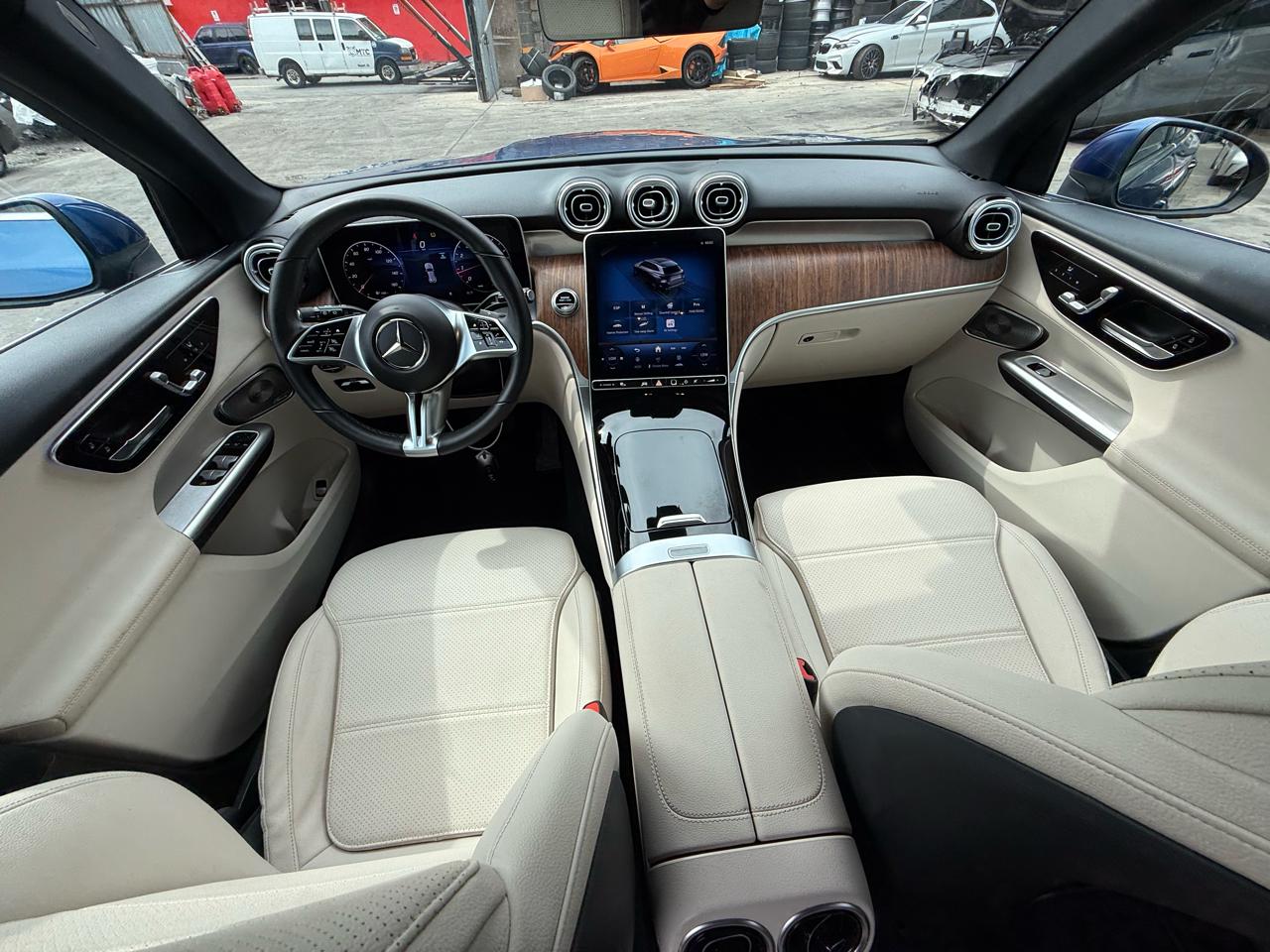 Mercedes-Benz GLC-Class GLC300 4MATIC 2025