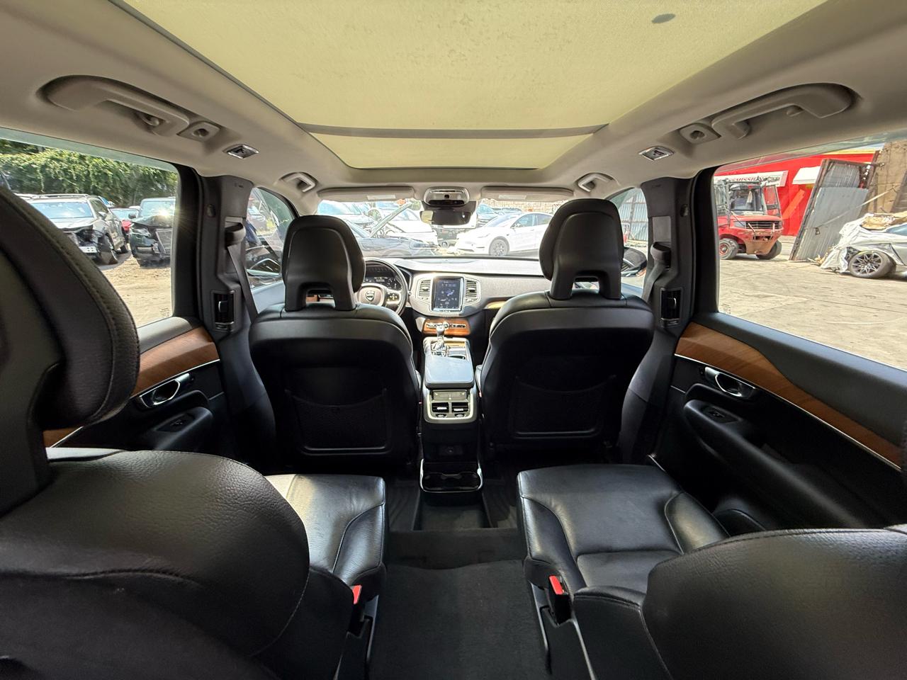 Volvo XC90 T6 Momentum AWD 2021