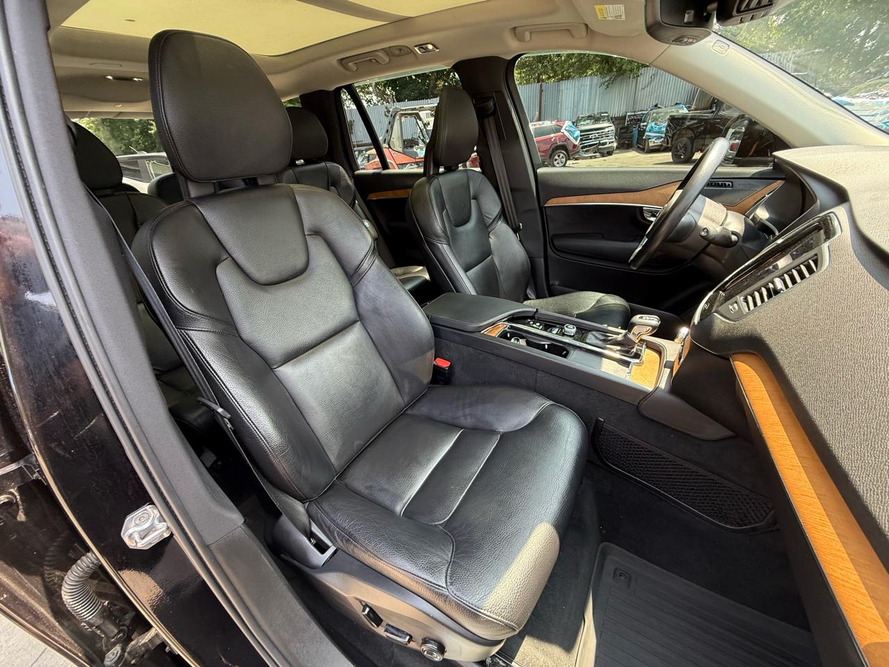 Volvo XC90 T6 Momentum AWD 2021