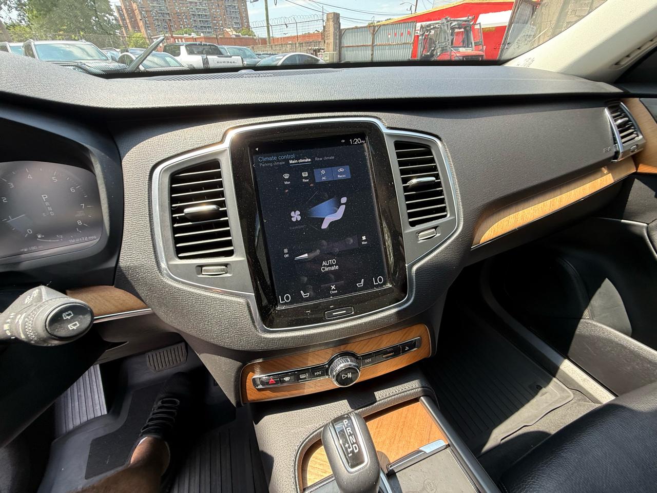 Volvo XC90 T6 Momentum AWD 2021