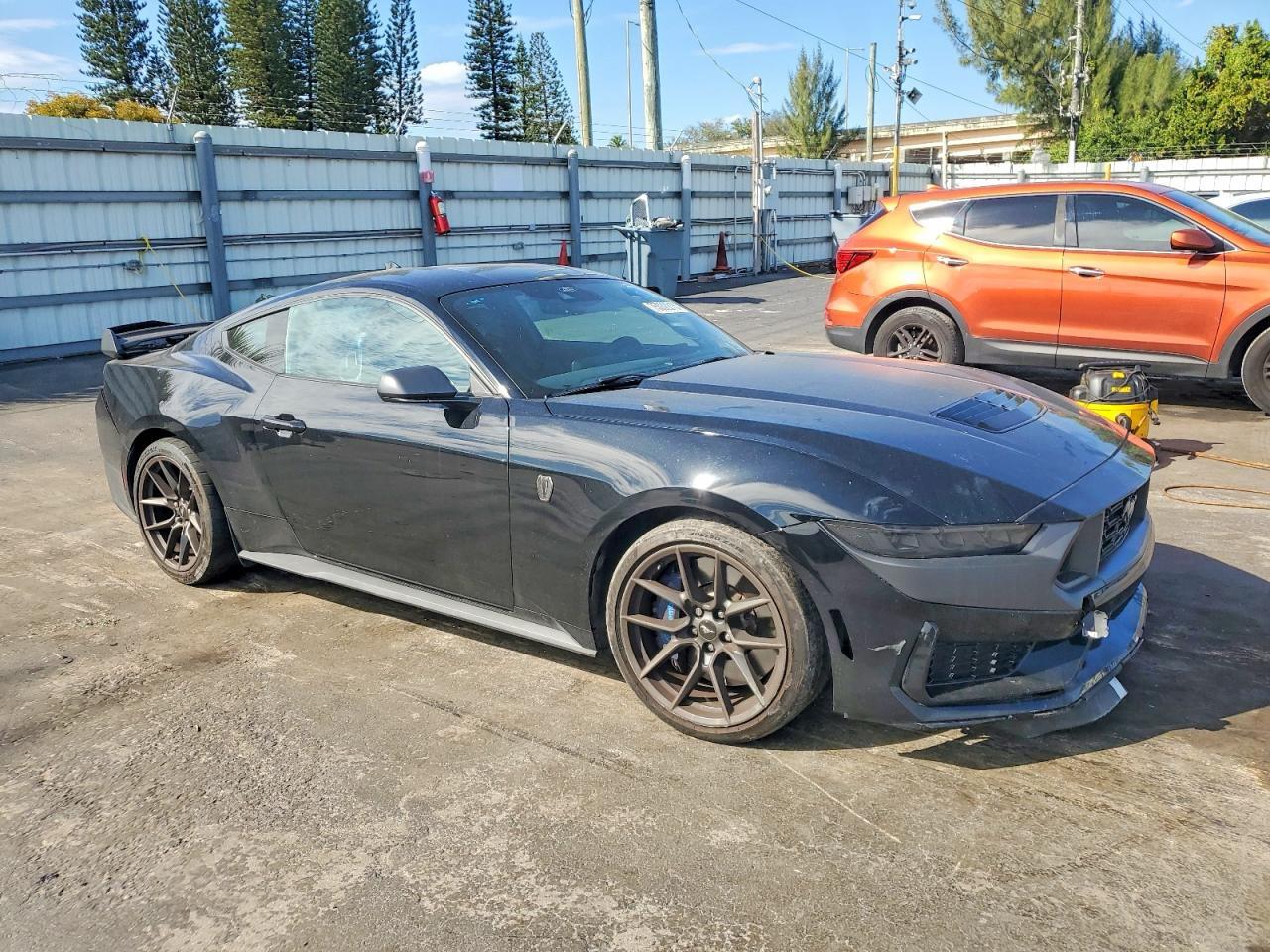 Ford Mustang Dark Horse 2024