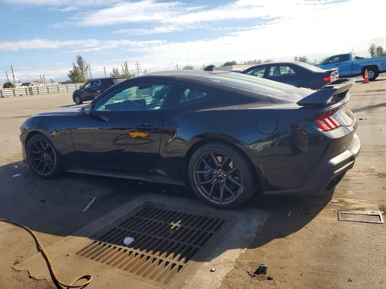 Ford Mustang Dark Horse 2024