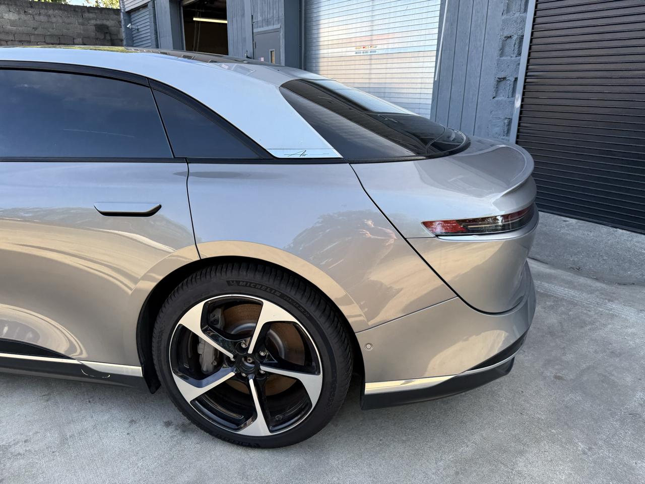 Lucid Air Touring 2025