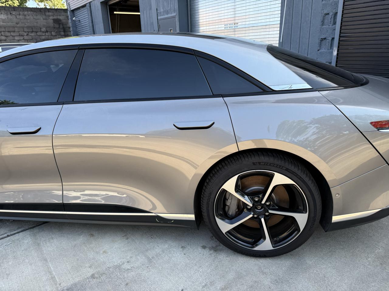 Lucid Air Touring 2025