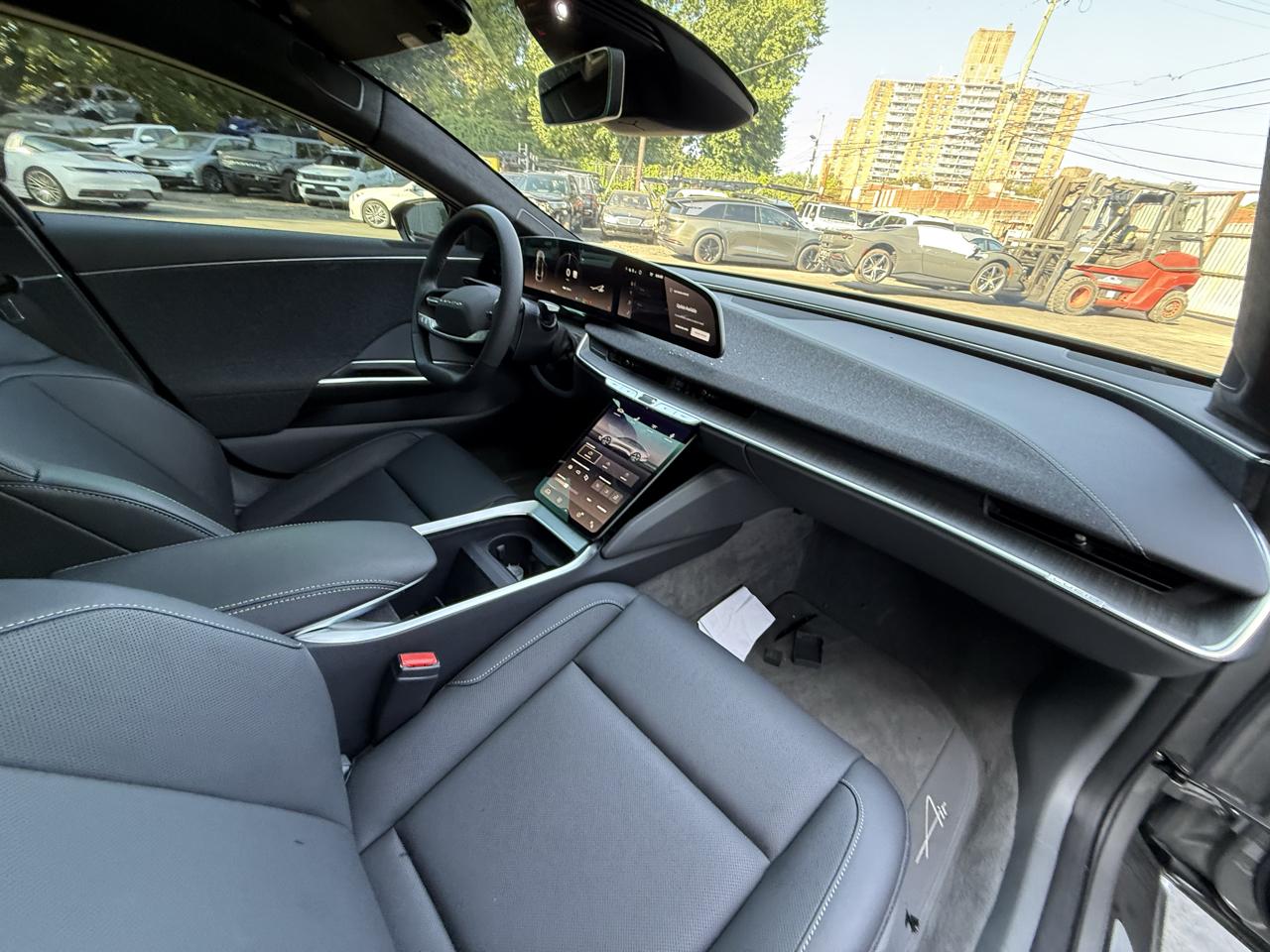 Lucid Air Touring 2025