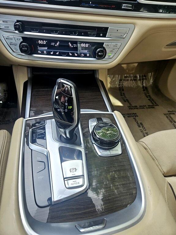 BMW 7-Series 750i xDrive 2016 BMW 7-Series 750i xDrive 2016