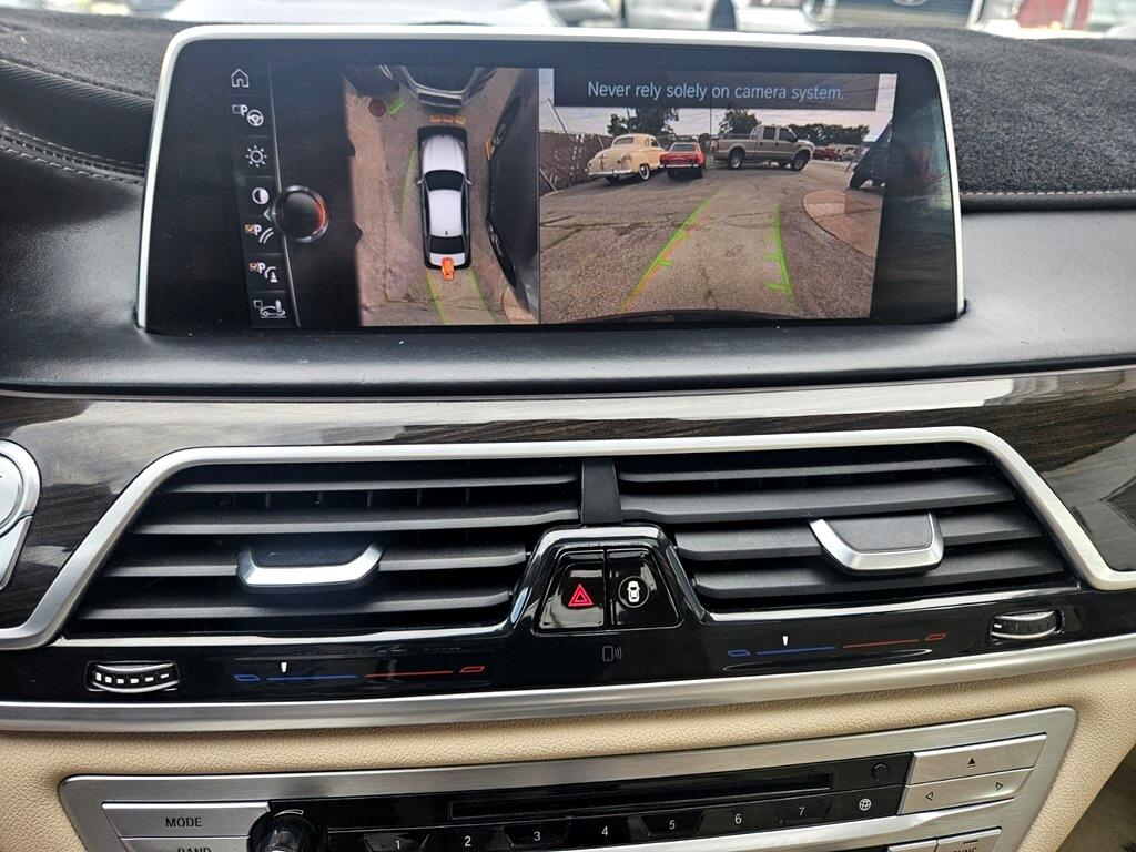 BMW 7-Series 750i xDrive 2016 BMW 7-Series 750i xDrive 2016