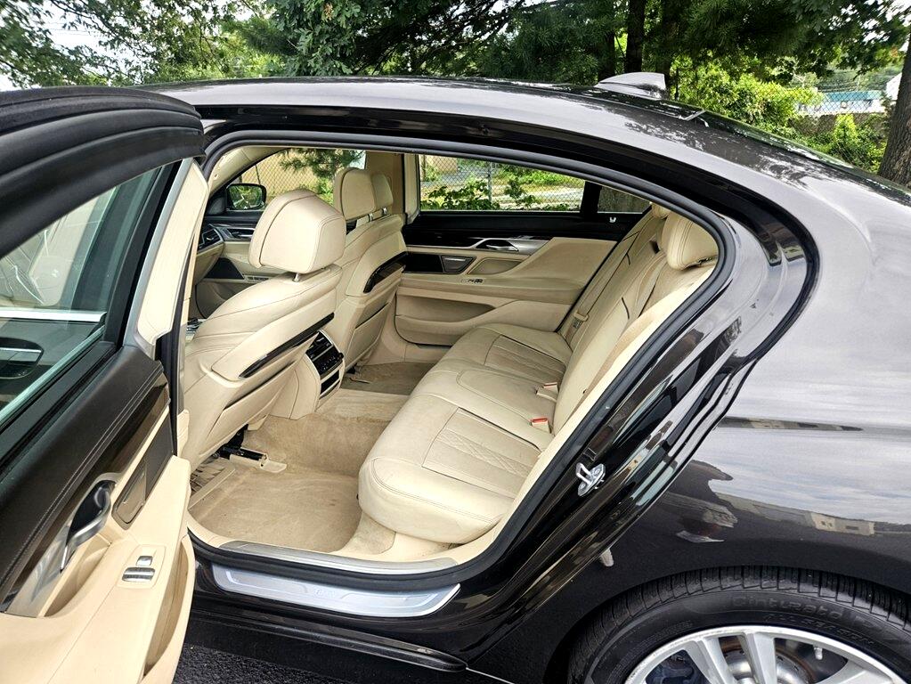 BMW 7-Series 750i xDrive 2016 BMW 7-Series 750i xDrive 2016