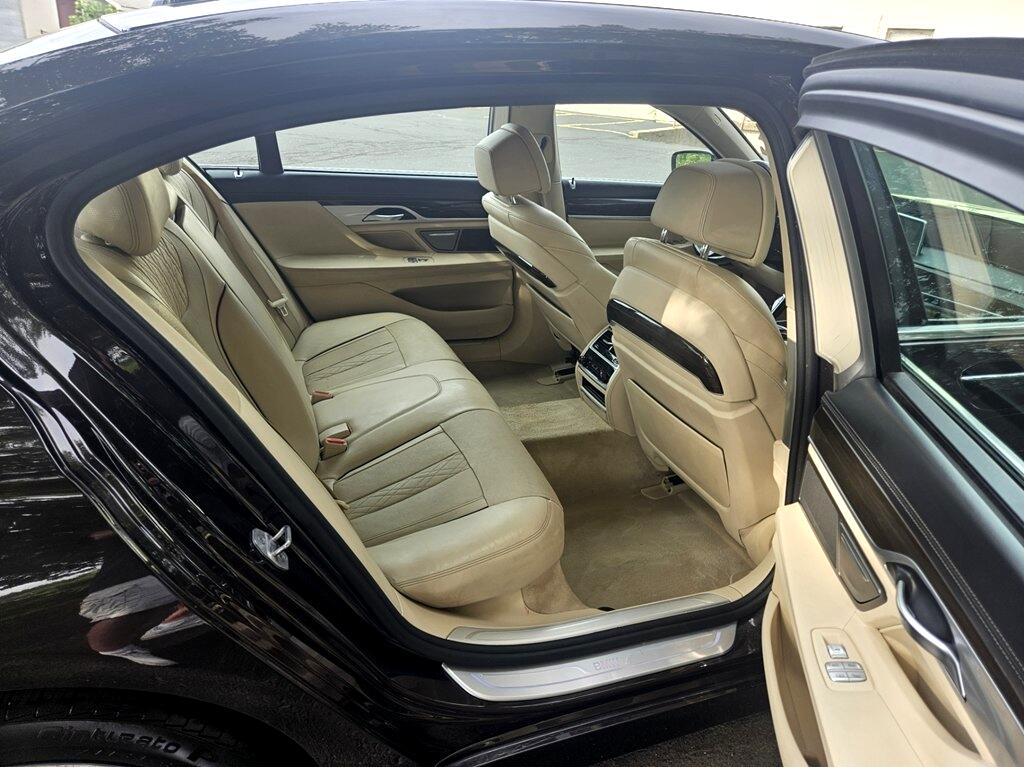 BMW 7-Series 750i xDrive 2016 BMW 7-Series 750i xDrive 2016