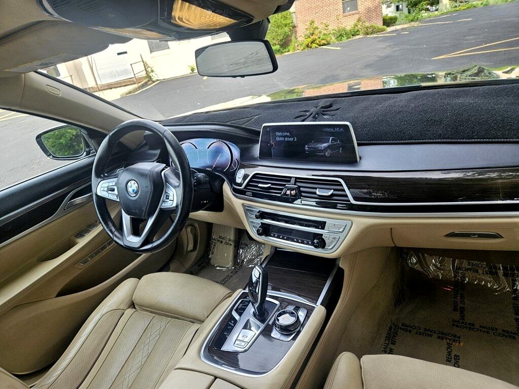 BMW 7-Series 750i xDrive 2016 BMW 7-Series 750i xDrive 2016