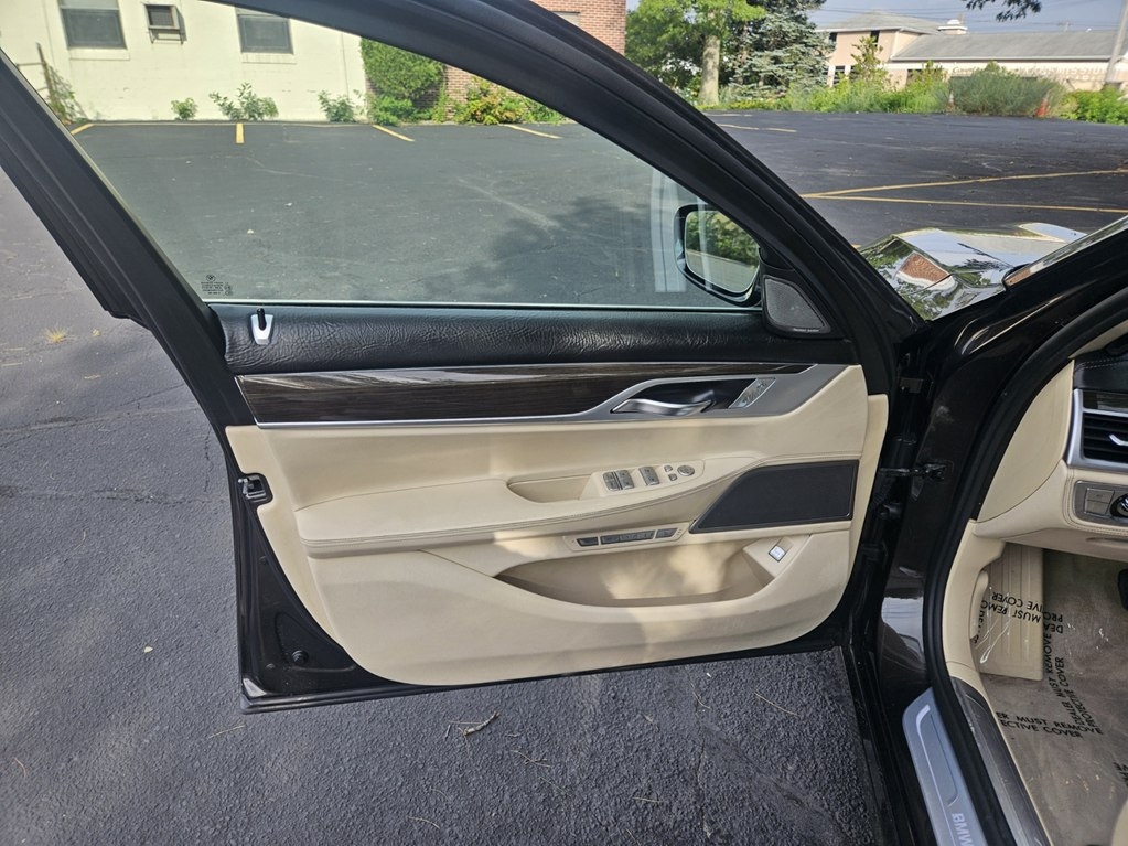 BMW 7-Series 750Li xDrive 2016