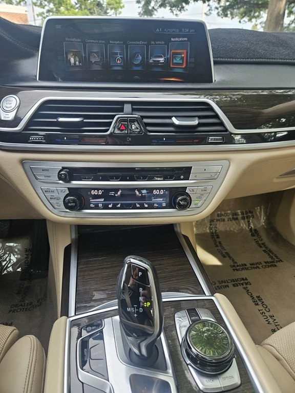 BMW 7-Series 750Li xDrive 2016