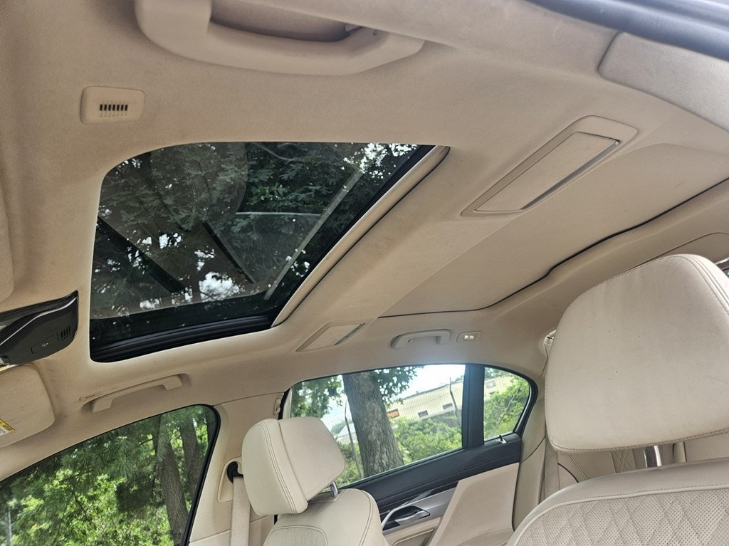 BMW 7-Series 750Li xDrive 2016