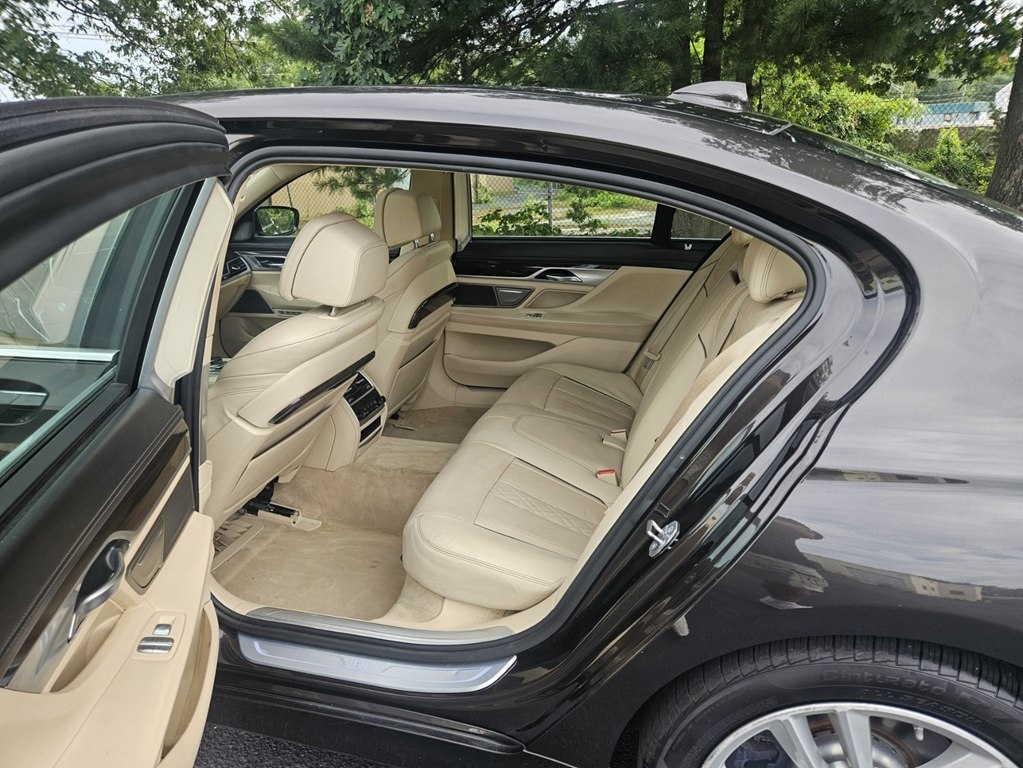 BMW 7-Series 750Li xDrive 2016