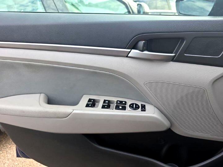 Hyundai Elantra Value Edition 6A 2017 Hyundai Elantra Value Edition 6A 2017