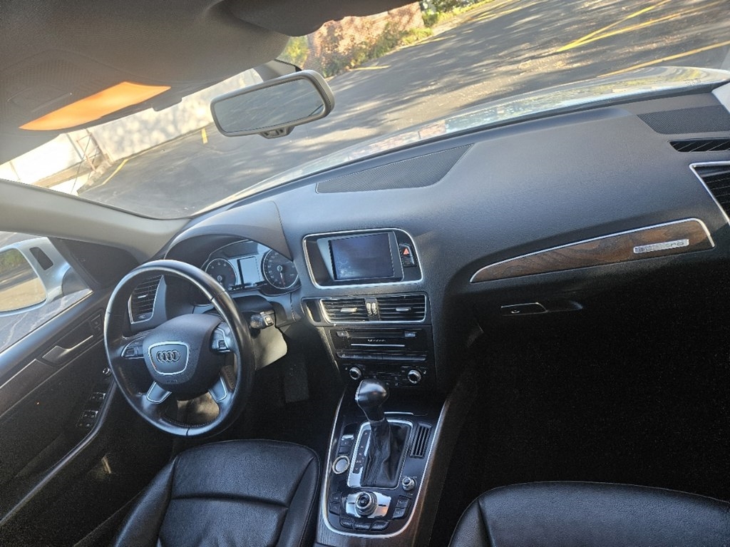 Audi Q5 2.0 quattro Premium 2014 Audi Q5 2.0 quattro Premium 2014