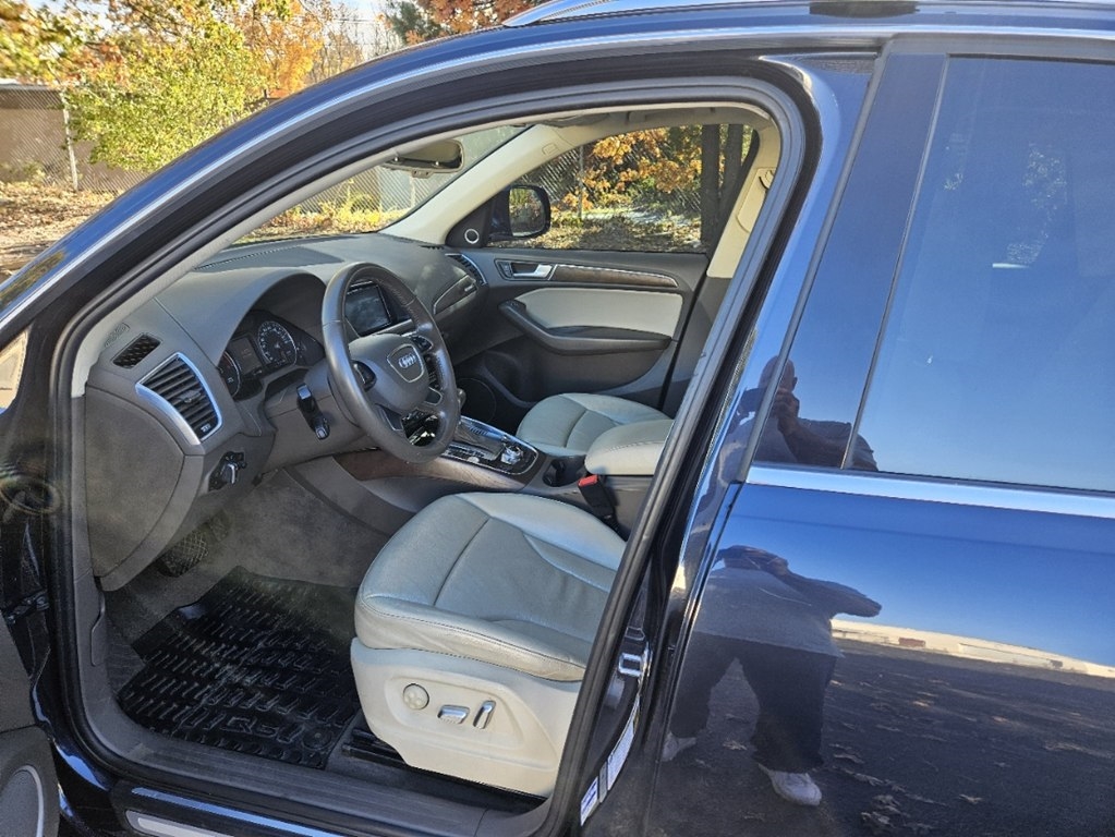 Audi Q5 2.0T Premium Plus quattro 2017 Audi Q5 2.0T Premium Plus quattro 2017