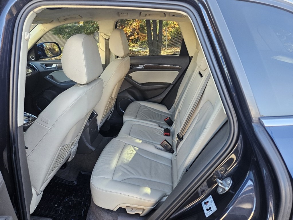 Audi Q5 2.0T Premium Plus quattro 2017 Audi Q5 2.0T Premium Plus quattro 2017